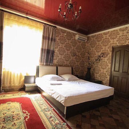 Motel Carzone Biškek Exteriér fotografie